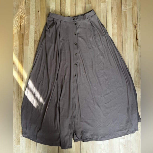 Ardene maxi skirt. Size M. - Picture 2 of 4